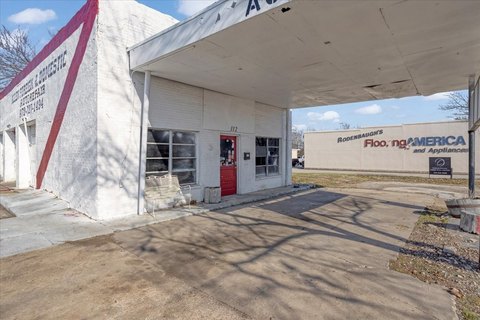 Auto Shop Building with Three Bays