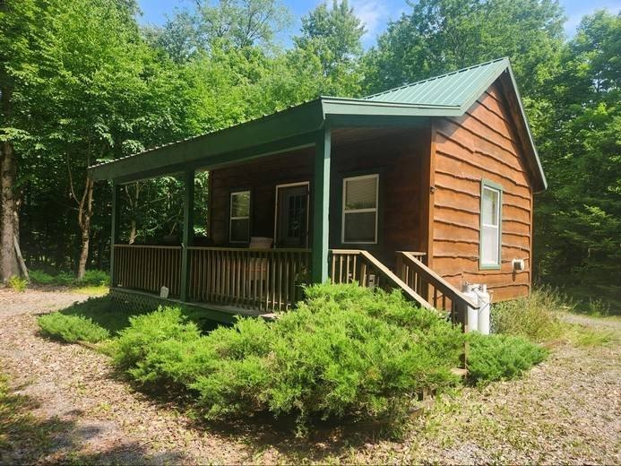 Off-Grid Cabin on 5+ Acres