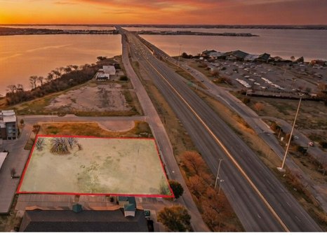Commercial Lot with Freeway Frontage