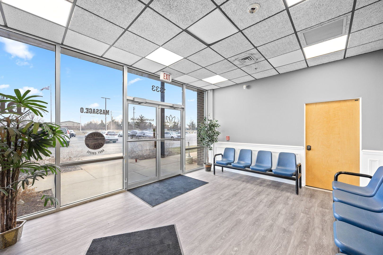 Commercial Space in New Lenox