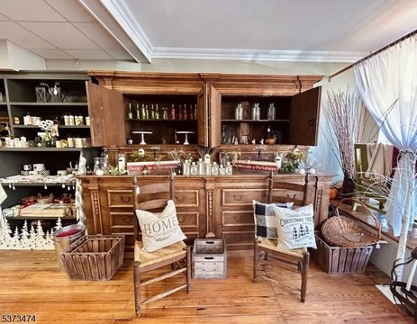 Mixed-Use Building Investment Opportunity