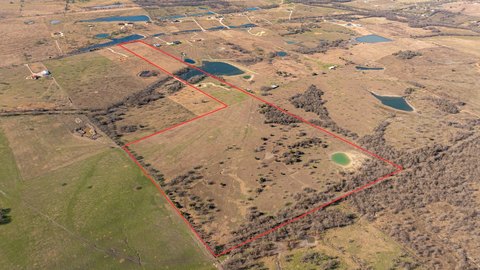 Land Tract with Multiple Ponds