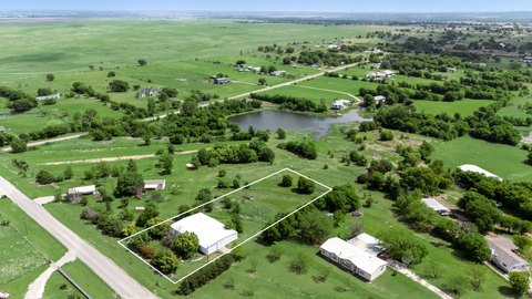 Joshua, TX Acreage with Barn