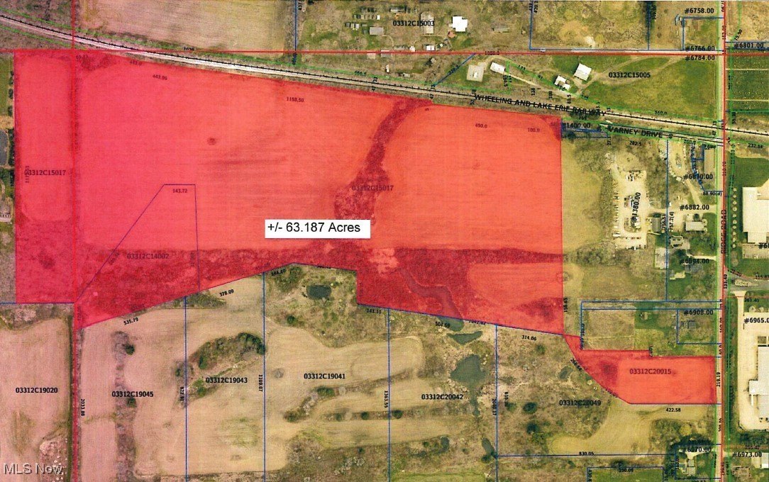 Expansive Land Parcel in Sharon