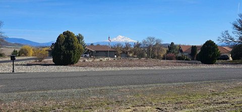 Land, Montague, CA