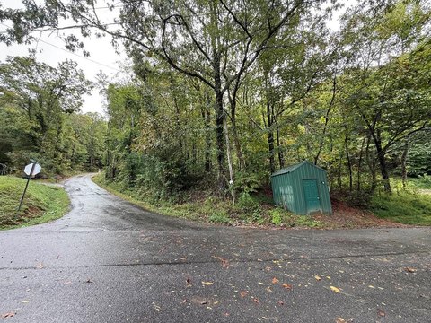 Secluded Lot Near Hiawassee