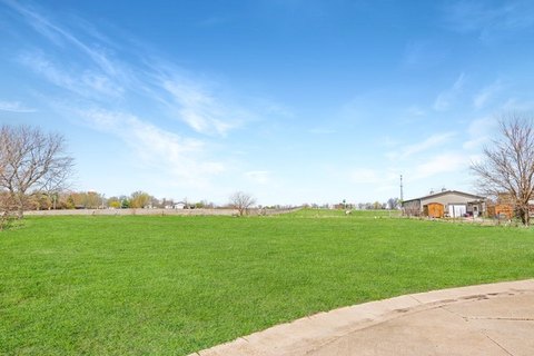 Residential Land in Leroy, IL