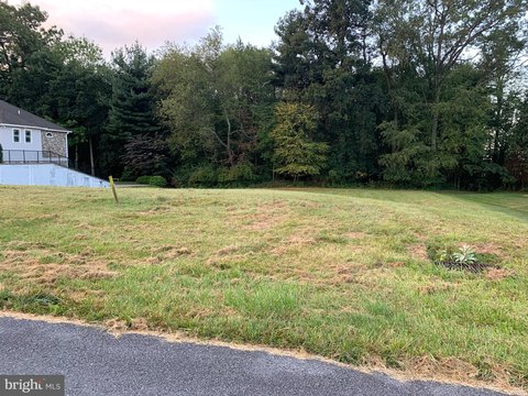 LAND - FAYETTEVILLE, PA