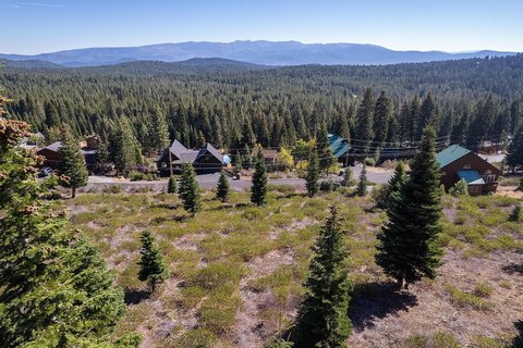 Tahoe Donner Land with Views