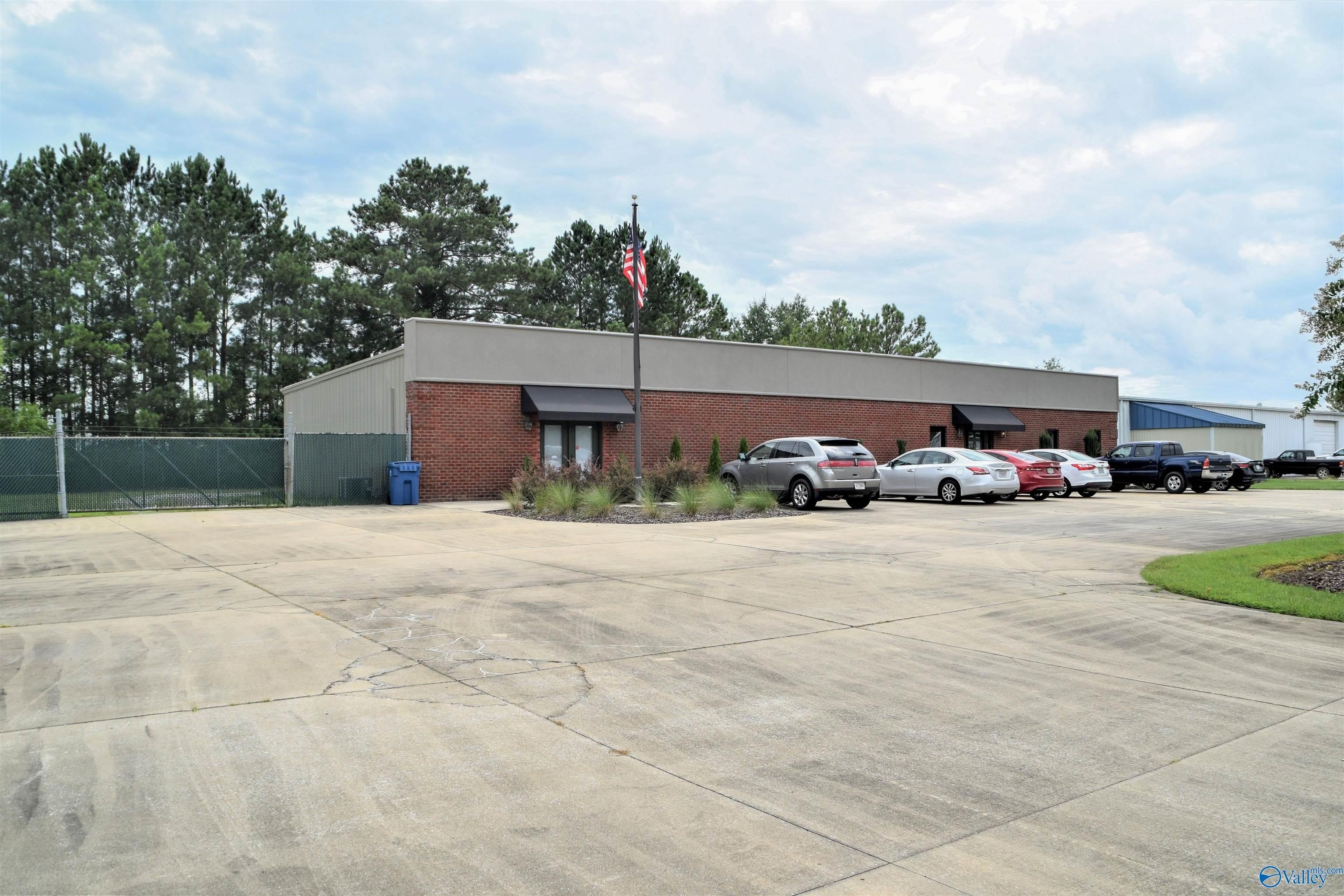 Rainbow City Commercial Property For Sale