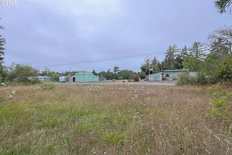 Spacious Flat Land in CoosBay