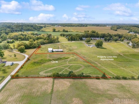 Residential Land in Clearcreek Twp
