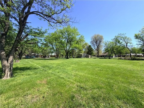 Spacious Vacant Lot in Holden