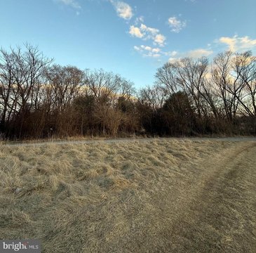 Land in Martinsburg, West Virginia