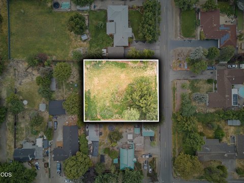 Land, Medford, OR