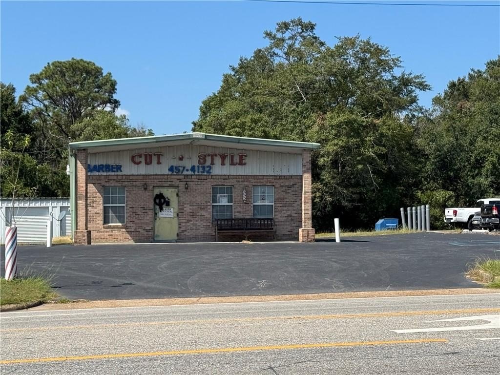 Retail/Office Space in Chickasaw, AL