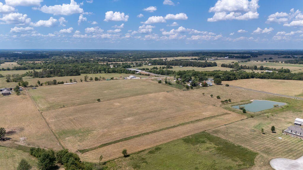 Versatile Land on Business 60