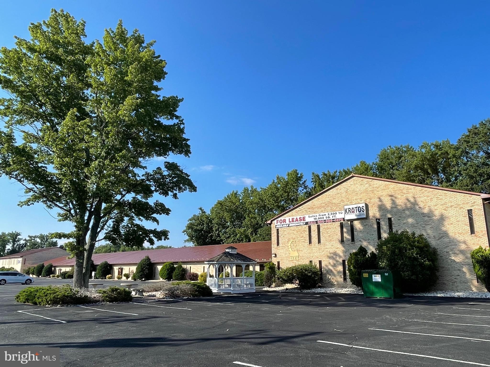 Maingate Office Building For Lease