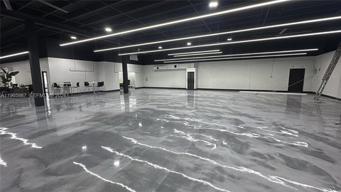 Renovated Showroom Near Palmetto Expressway