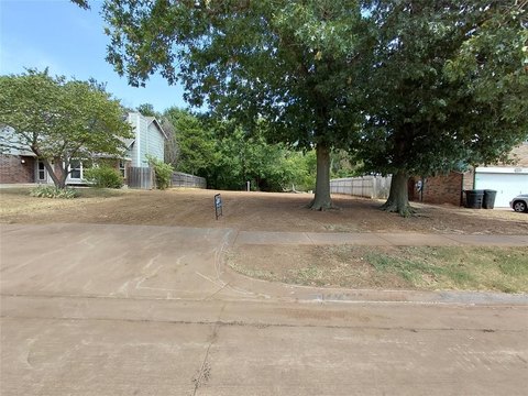 Land, Moore, OK