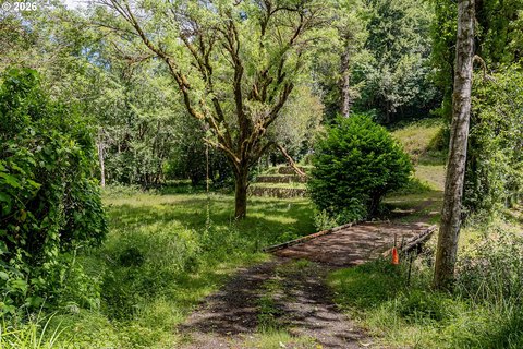LAND - NorthBend, OR