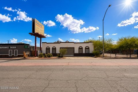 Freestanding Automotive Service Building
