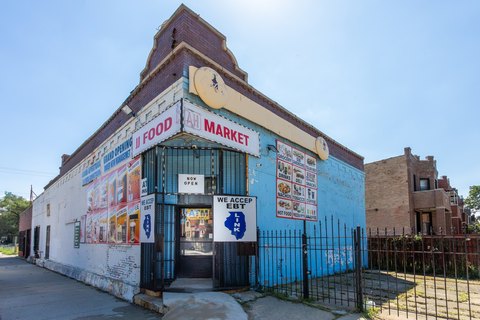Chicago Retail Building with Income