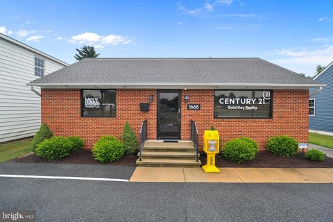 Renovated Commercial Building For Sale