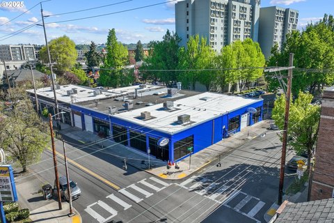 Versatile Flex Building in NW Portland