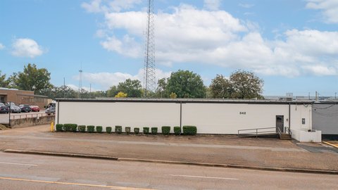 Remodeled Office/Warehouse in Longview, TX