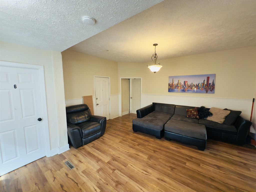 Picture 12