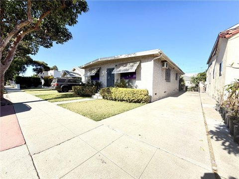 Single-Level Duplex with Garages