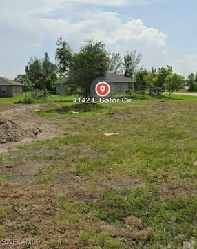 Corner Lot in Cape Coral