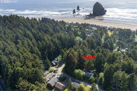 Land, CannonBeach, OR