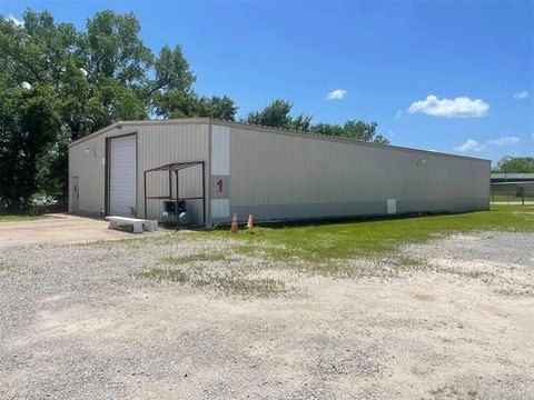 Industrial Building with Fenced Yard