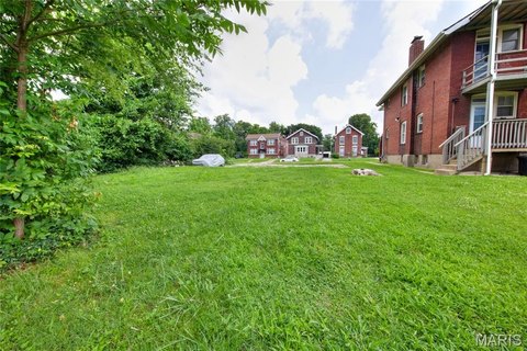 LAND - St Louis, MO