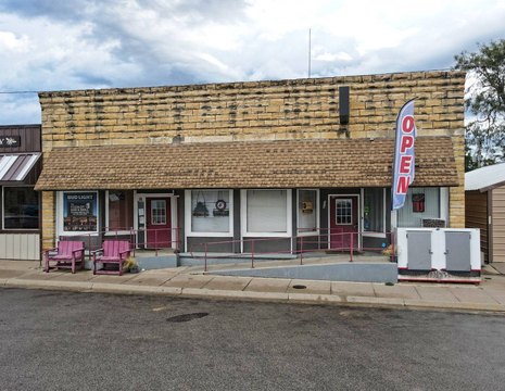 Combined Restaurant and Convenience Store