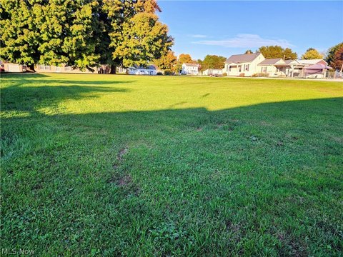 Land, Coshocton, OH