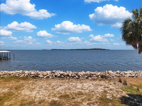Gulf-Front Lot in Cedar Key