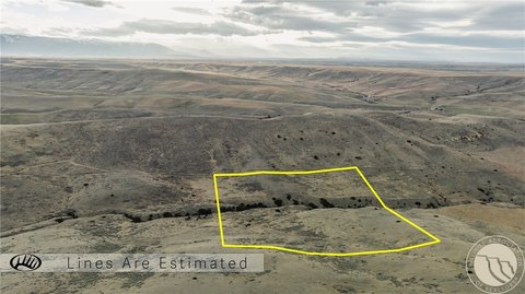 20 Acres Bordering BLM Land