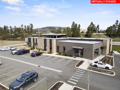 Modern Commercial Property in Roseburg