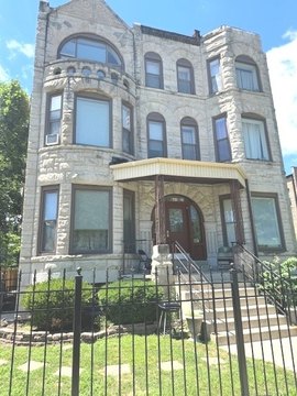 Remodeled Vintage Multifamily in Chicago