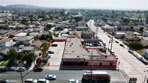 Multi-Tenant Grocery and Bakery Building