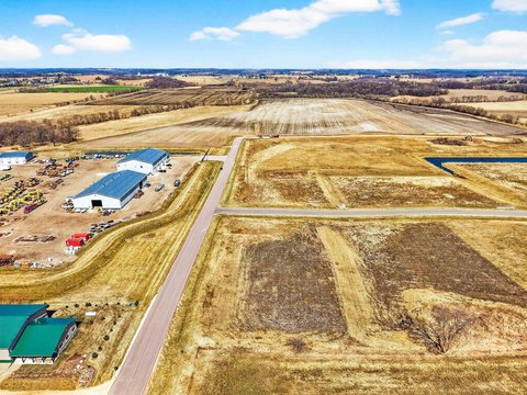 Commercial Lot in Cottage Grove