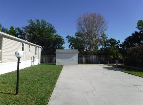 Back-In RV Lot with Coach House