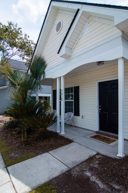 7312 Suncatcher Dr, Hanahan, SC 29410