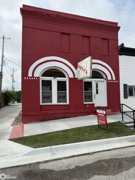 Established Bar in Mount Ayr