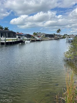 Waterfront Lot in Cape Coral