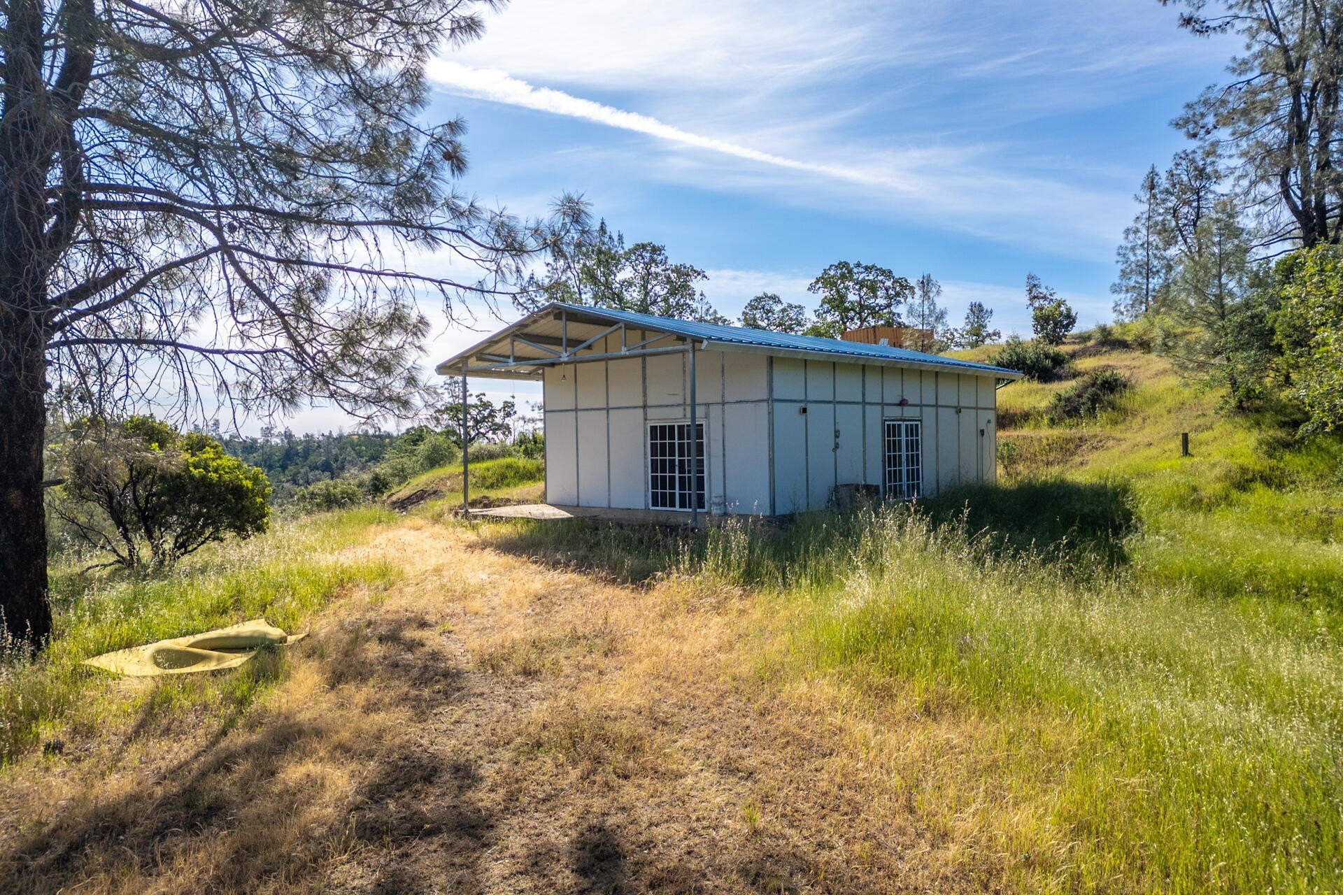 40-Acre Mountain Retreat in Igo