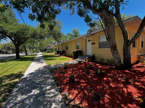 Renovated Duplex with Private Laundry